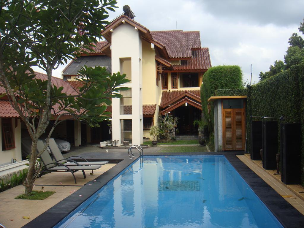 D Ajenk Boutique Guesthouse Kejayan Dış mekan fotoğraf